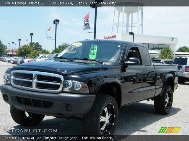 2004 Dodge Dakota SXT Club Cab 4x4 in Black