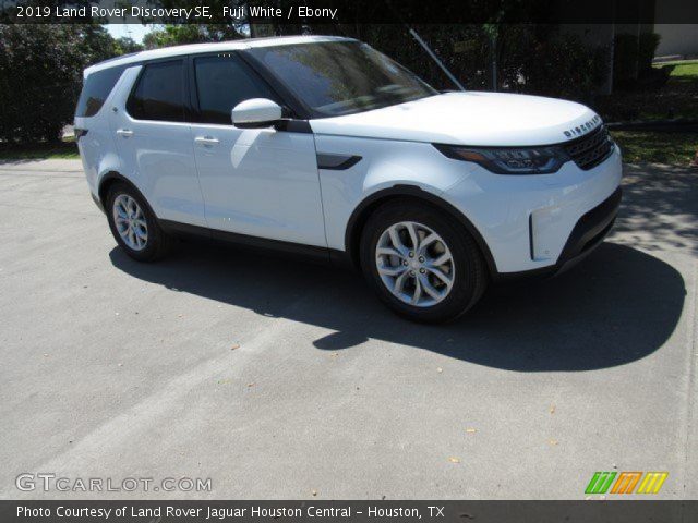 2019 Land Rover Discovery SE in Fuji White