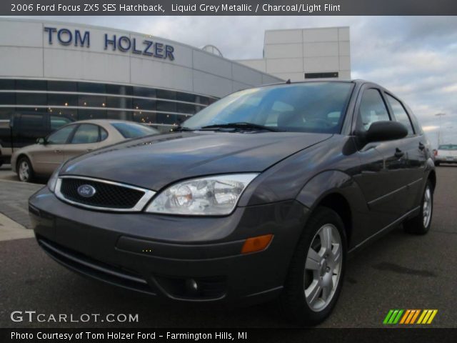 2006 Ford Focus ZX5 SES Hatchback in Liquid Grey Metallic