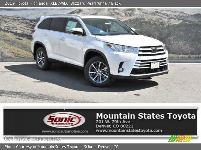 2019 Toyota Highlander XLE AWD in Blizzard Pearl White