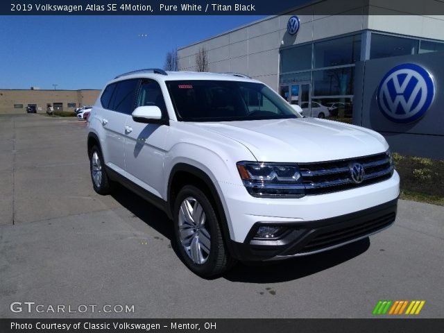 2019 Volkswagen Atlas SE 4Motion in Pure White