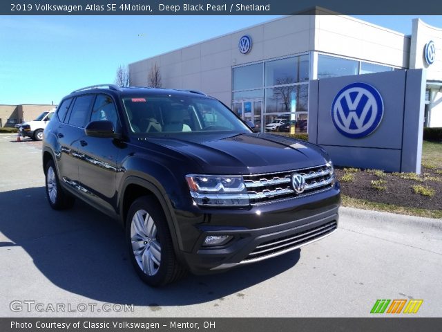 2019 Volkswagen Atlas SE 4Motion in Deep Black Pearl