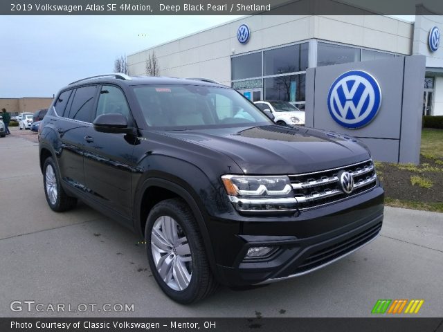 2019 Volkswagen Atlas SE 4Motion in Deep Black Pearl