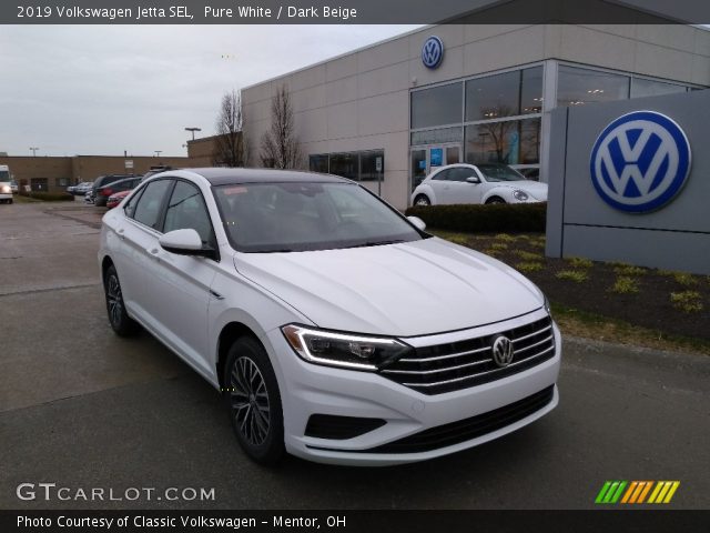 2019 Volkswagen Jetta SEL in Pure White