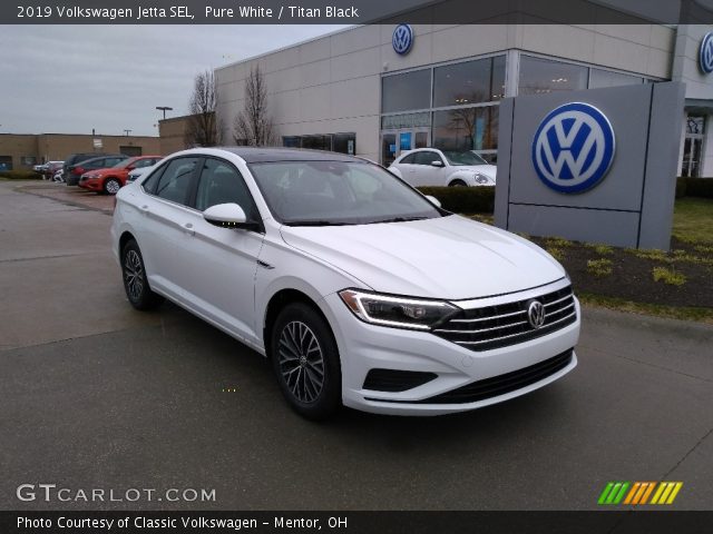 2019 Volkswagen Jetta SEL in Pure White