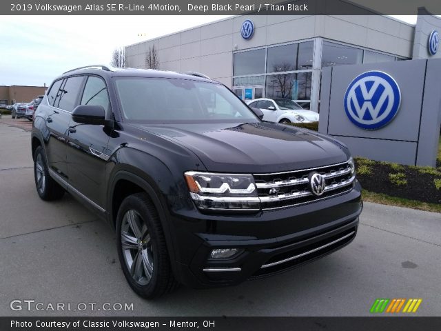 2019 Volkswagen Atlas SE R-Line 4Motion in Deep Black Pearl