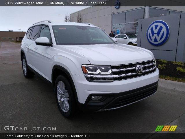 2019 Volkswagen Atlas SE 4Motion in Pure White