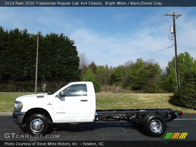 2019 Ram 3500 Tradesman Regular Cab 4x4 Chassis in Bright White