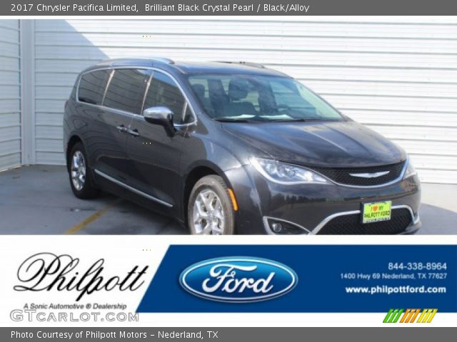 2017 Chrysler Pacifica Limited in Brilliant Black Crystal Pearl