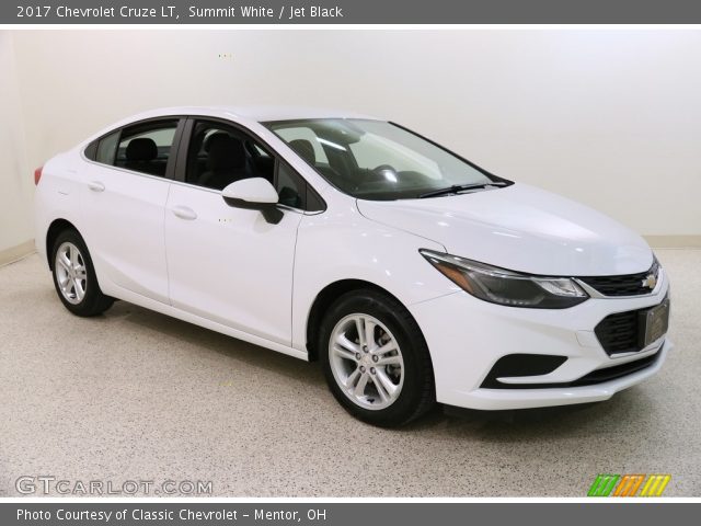 2017 Chevrolet Cruze LT in Summit White