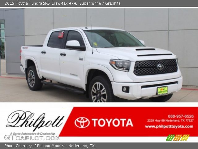 2019 Toyota Tundra SR5 CrewMax 4x4 in Super White