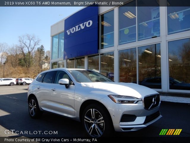 2019 Volvo XC60 T6 AWD Momentum in Bright Silver Metallic