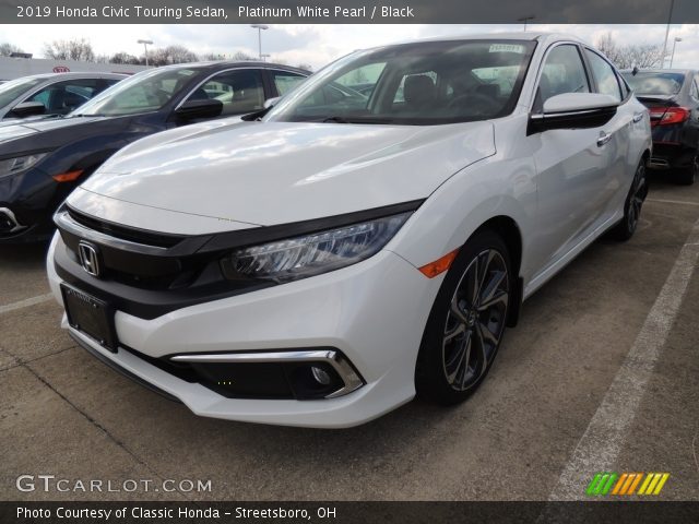 2019 Honda Civic Touring Sedan in Platinum White Pearl