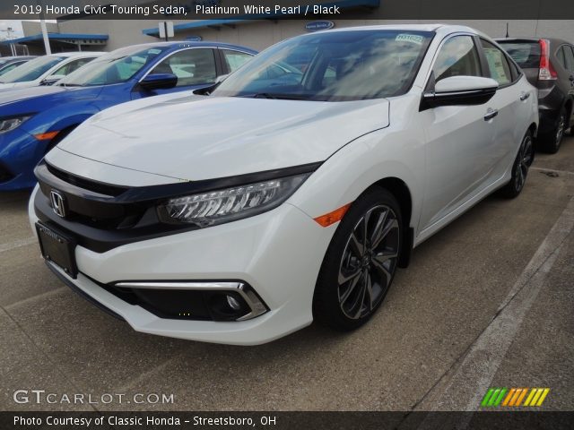 2019 Honda Civic Touring Sedan in Platinum White Pearl