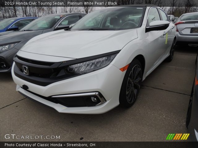 2019 Honda Civic Touring Sedan in Platinum White Pearl