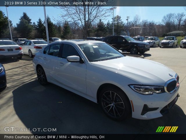 2019 BMW 3 Series 330i xDrive Sedan in Alpine White