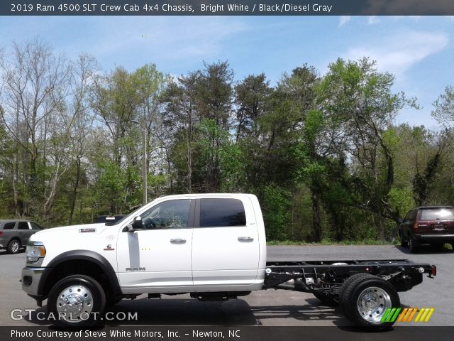 2019 Ram 4500 SLT Crew Cab 4x4 Chassis in Bright White