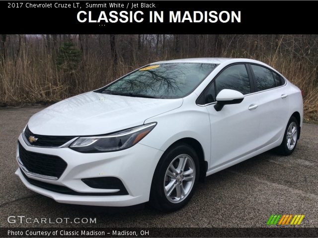 2017 Chevrolet Cruze LT in Summit White