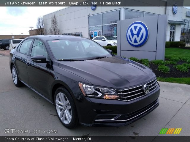 2019 Volkswagen Passat Wolfsburg in Deep Black Pearl