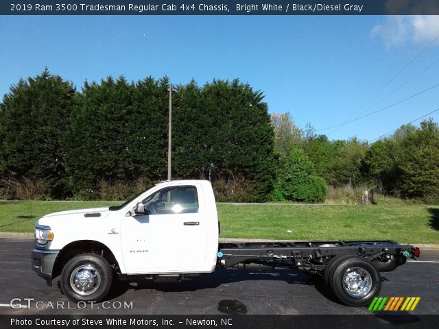 2019 Ram 3500 Tradesman Regular Cab 4x4 Chassis in Bright White