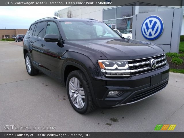 2019 Volkswagen Atlas SE 4Motion in Deep Black Pearl