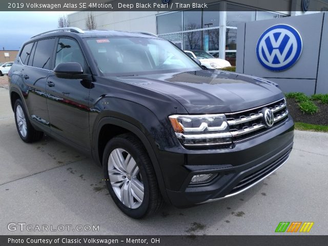 2019 Volkswagen Atlas SE 4Motion in Deep Black Pearl