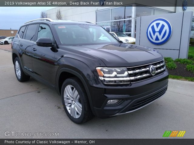 2019 Volkswagen Atlas SE 4Motion in Deep Black Pearl