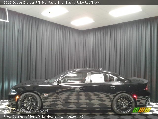 2019 Dodge Charger R/T Scat Pack in Pitch Black