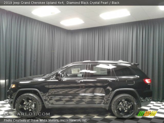 2019 Jeep Grand Cherokee Upland 4x4 in Diamond Black Crystal Pearl