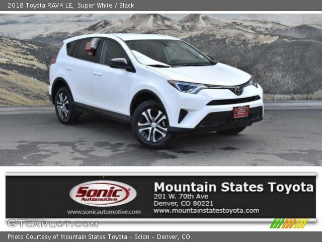 2018 Toyota RAV4 LE in Super White