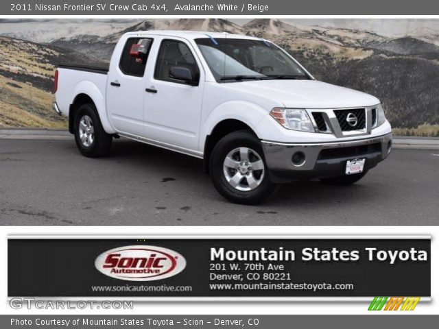 2011 Nissan Frontier SV Crew Cab 4x4 in Avalanche White