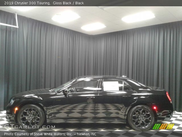 2019 Chrysler 300 Touring in Gloss Black