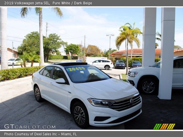 2019 Volkswagen Jetta SEL in Pure White