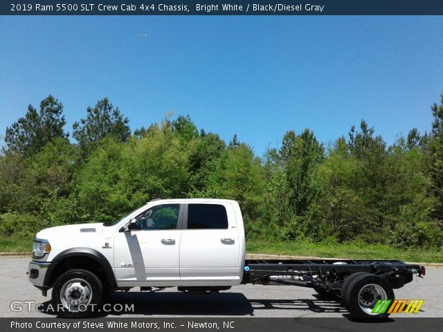2019 Ram 5500 SLT Crew Cab 4x4 Chassis in Bright White