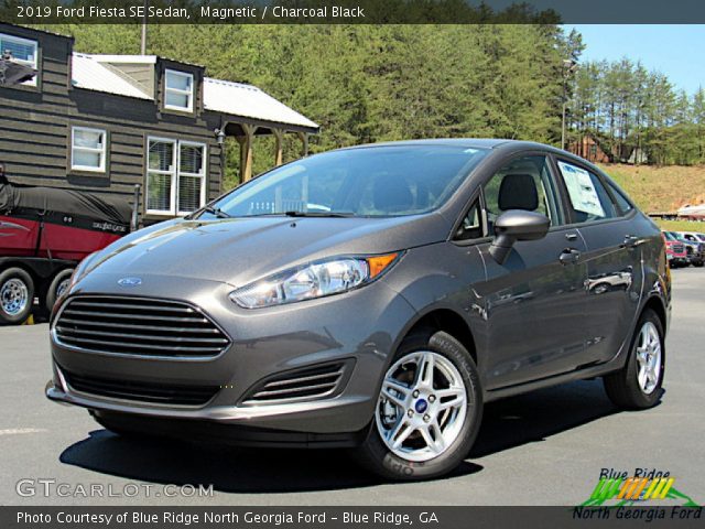 2019 Ford Fiesta SE Sedan in Magnetic