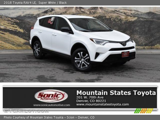 2018 Toyota RAV4 LE in Super White