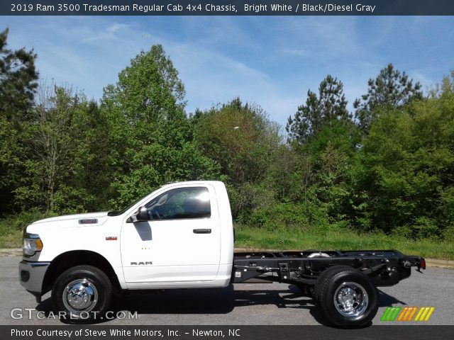 2019 Ram 3500 Tradesman Regular Cab 4x4 Chassis in Bright White