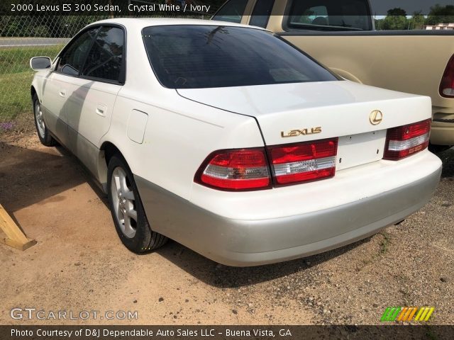 2000 Lexus ES 300 Sedan in Crystal White