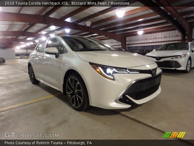 2019 Toyota Corolla Hatchback XSE in Blizzard White Pearl