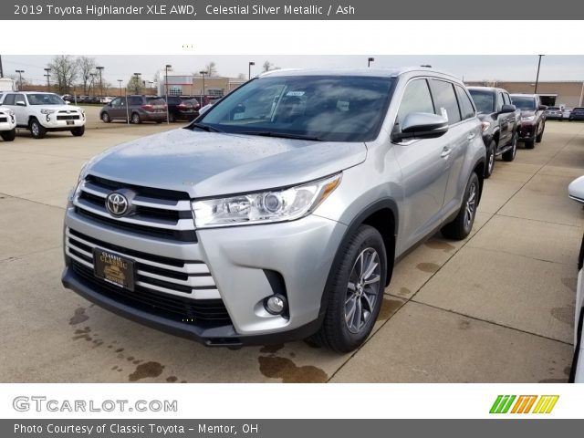 2019 Toyota Highlander XLE AWD in Celestial Silver Metallic