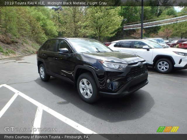 2019 Toyota RAV4 XLE in Midnight Black Metallic