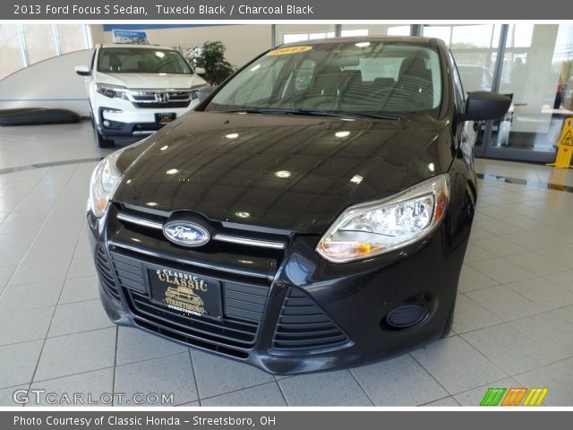 2013 Ford Focus S Sedan in Tuxedo Black