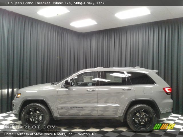 2019 Jeep Grand Cherokee Upland 4x4 in Sting-Gray