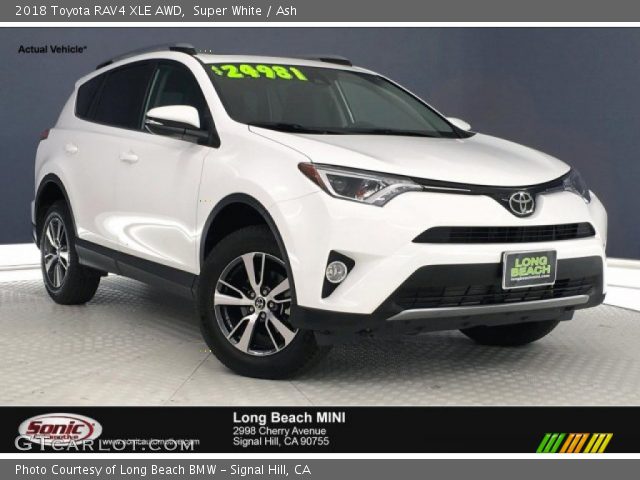 2018 Toyota RAV4 XLE AWD in Super White