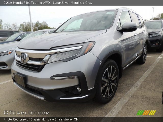 2019 Honda Pilot Touring AWD in Lunar Silver Metallic