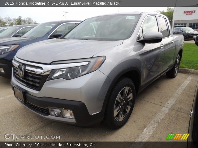 2019 Honda Ridgeline RTL-E AWD in Lunar Silver Metallic