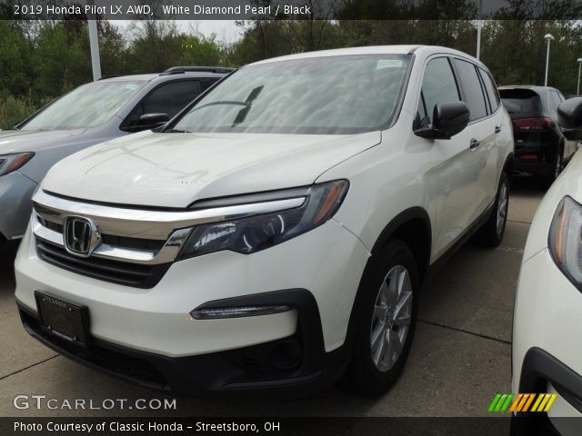 2019 Honda Pilot LX AWD in White Diamond Pearl