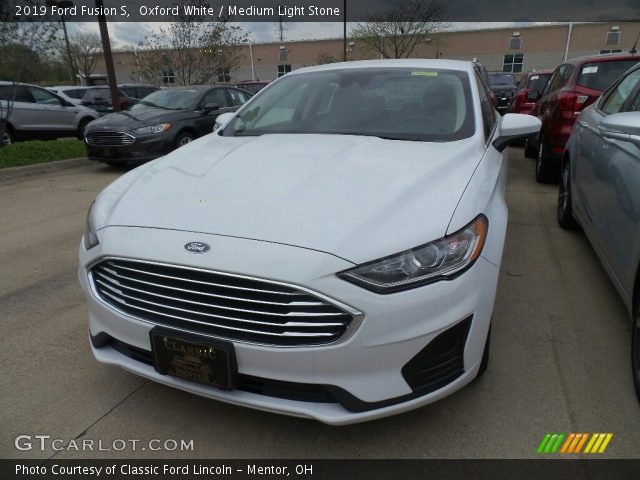 2019 Ford Fusion S in Oxford White