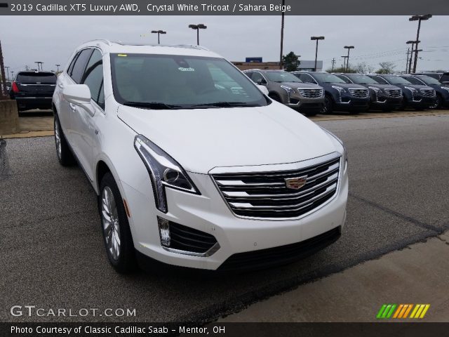 2019 Cadillac XT5 Luxury AWD in Crystal White Tricoat