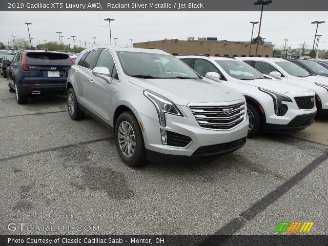 2019 Cadillac XT5 Luxury AWD in Radiant Silver Metallic